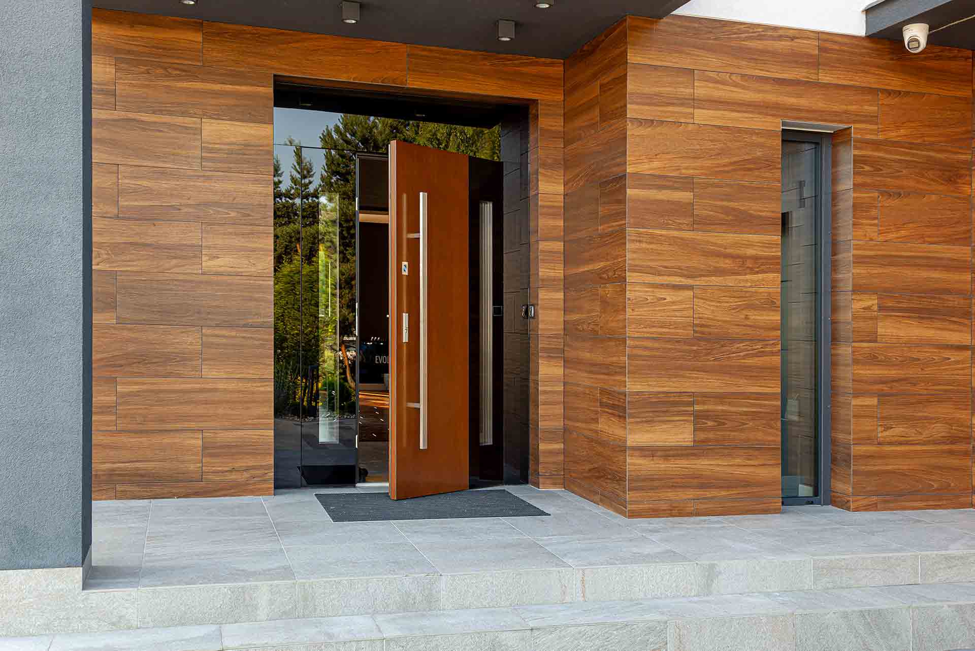 Szklana ościeżnica bezprzylgowa - nowinka technologiczna i designerska Barański Premium Drzwi zewnętrznych